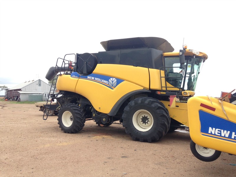 2012 NEW HOLLAND CR8090 CR8090 HarvesterHeader