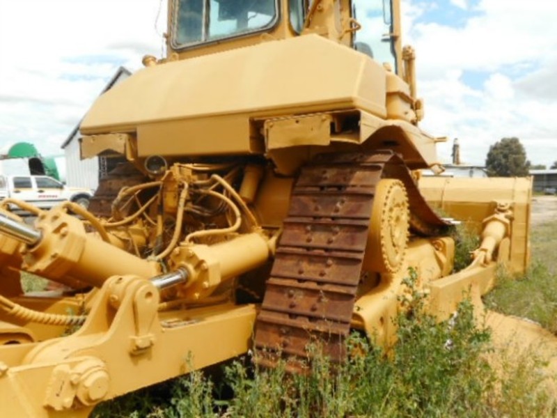 CATERPILLAR D8L D8L Dozer