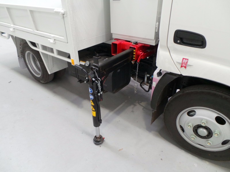 2016 HINO 616 - 300 Series 616 - 300 Series Truck
