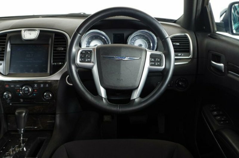 2012 CHRYSLER 300 LIMITED MY12