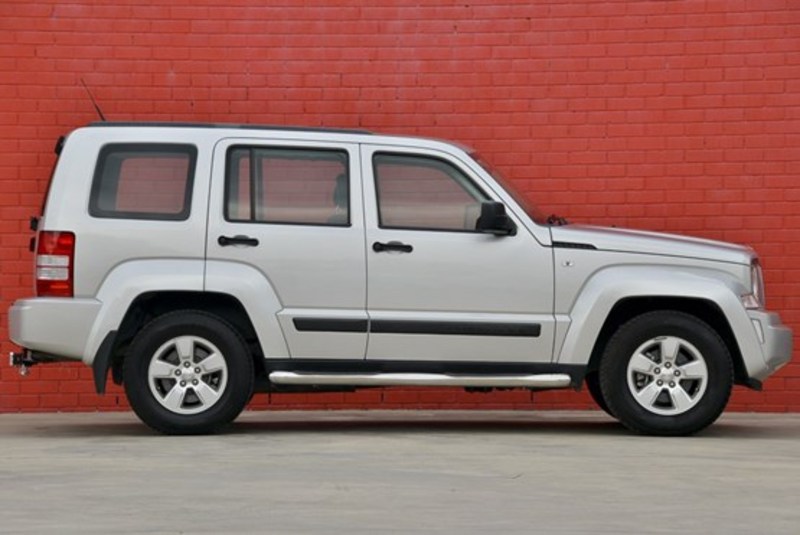 2010 JEEP CHEROKEE SPORT KK