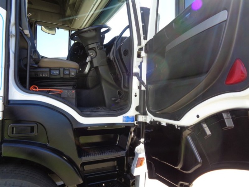 2015 IVECO Stralis 560 E5 Truck