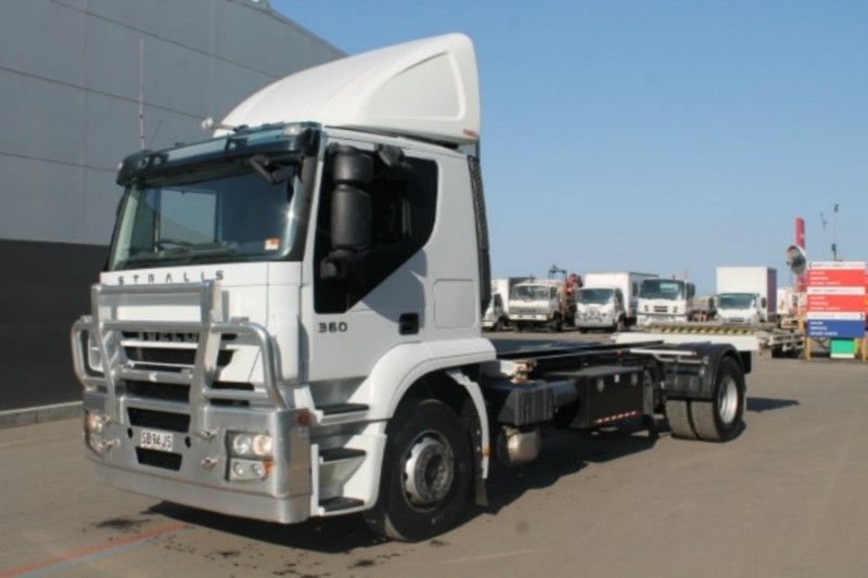 2013 IVECO Stralis ATi 360 Truck