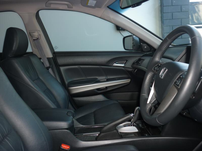 2011 HONDA ACCORD V6 8TH GEN MY11