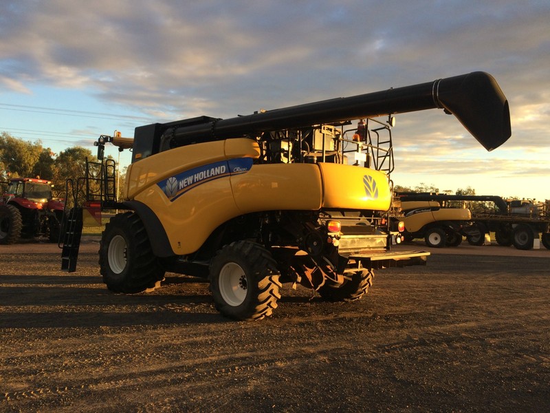2012 NEW HOLLAND CR8090 CR8090 HarvesterHeader