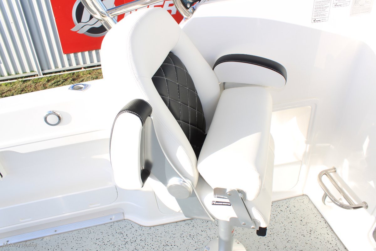 2020 HAINES HUNTER 625 OFFSHORE HARDTOP