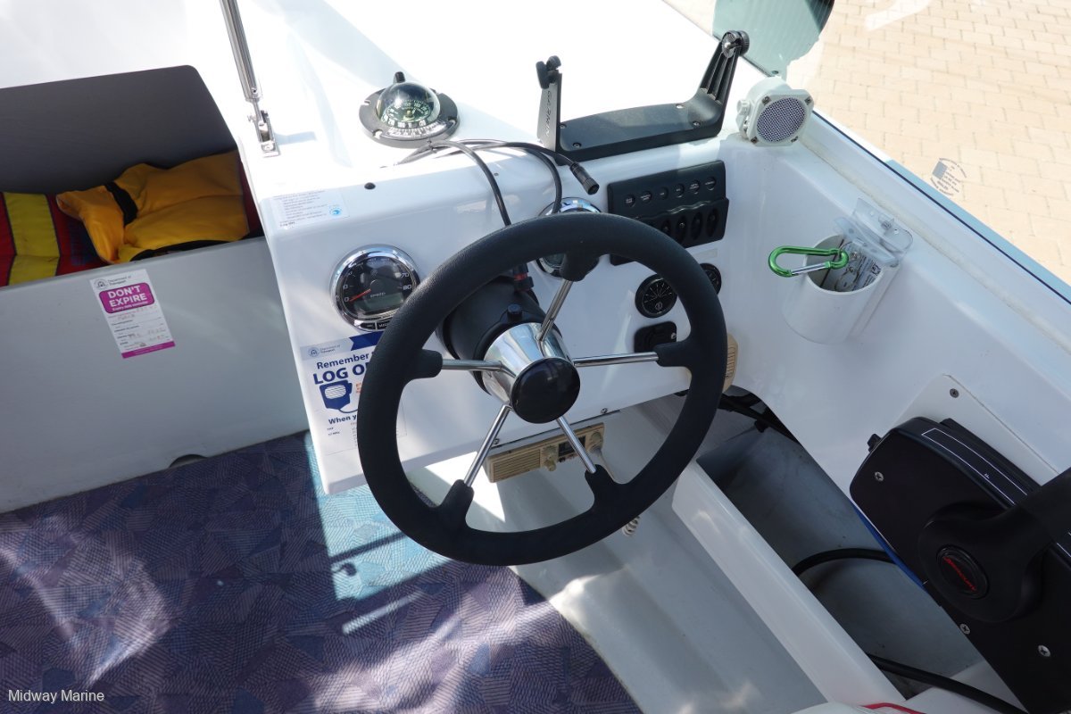 2012 SWIFT CRAFT VIKING 19 RUNABOUT