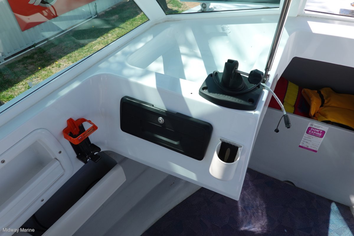 2012 SWIFT CRAFT VIKING 19 RUNABOUT