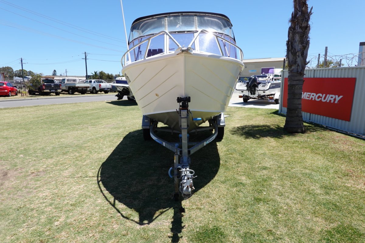 2011 HORIZON 485 SUNRUNNER RUNABOUT