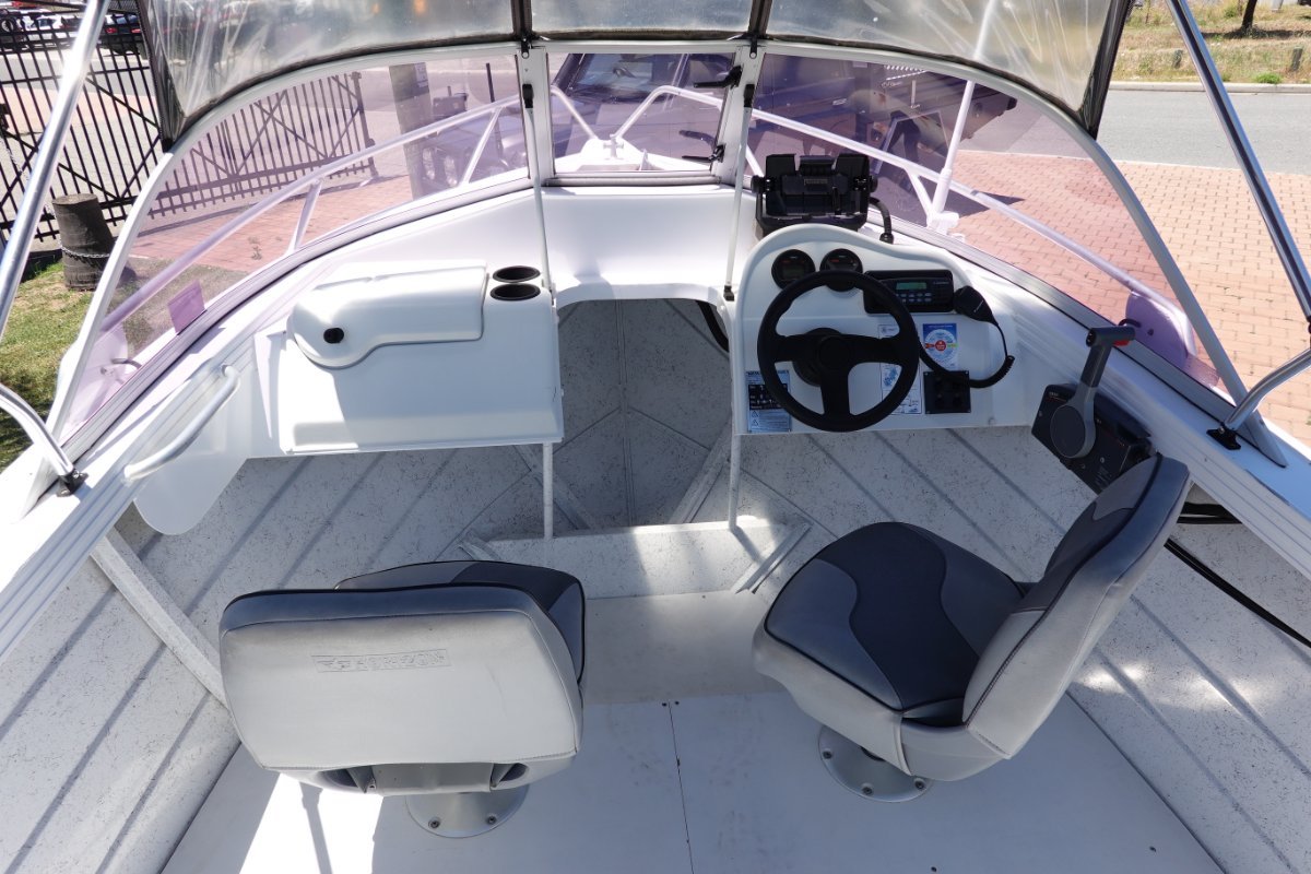 2011 HORIZON 485 SUNRUNNER RUNABOUT