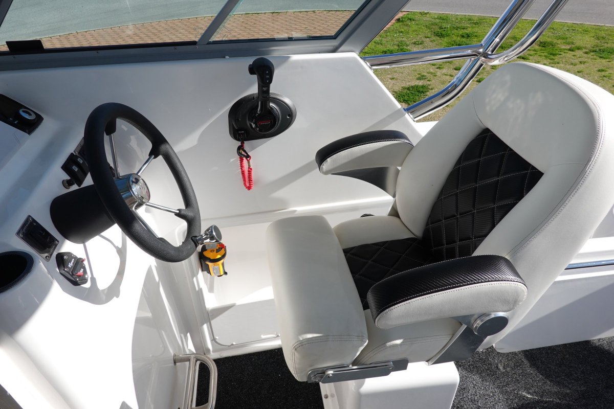 2023 HAINES HUNTER 675 ENCLOSED OFFSHORE FISHER