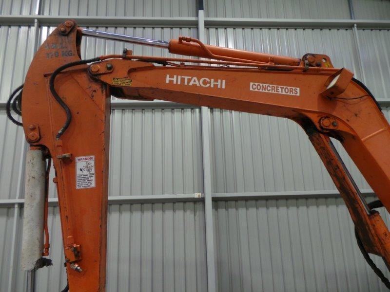 2004 HITACHI ZX50U