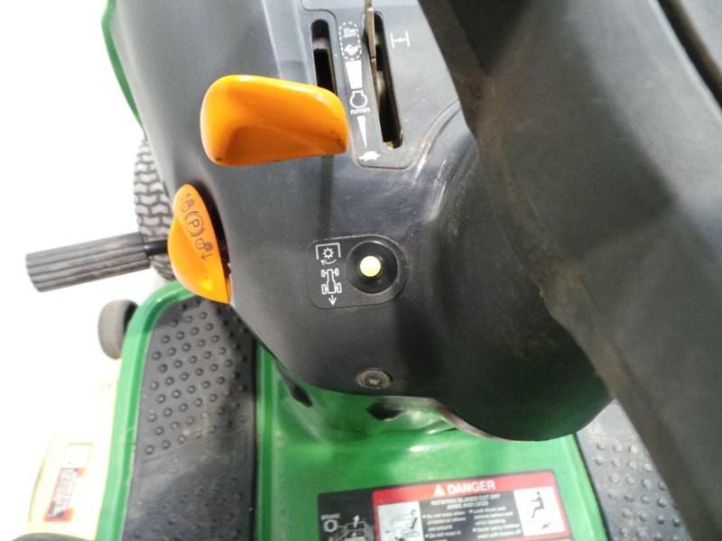 JOHN DEERE L111 RIDE ON MOWER