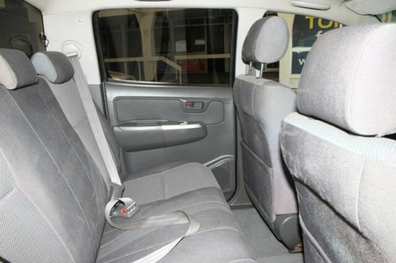 2013 TOYOTA HILUX SR5 (4x4) KUN26R MY12