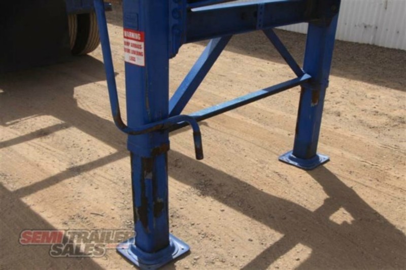 2008 MOORE Semi Retractable Tipping Skel Semi