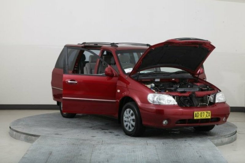 2005 KIA CARNIVAL LS KV11