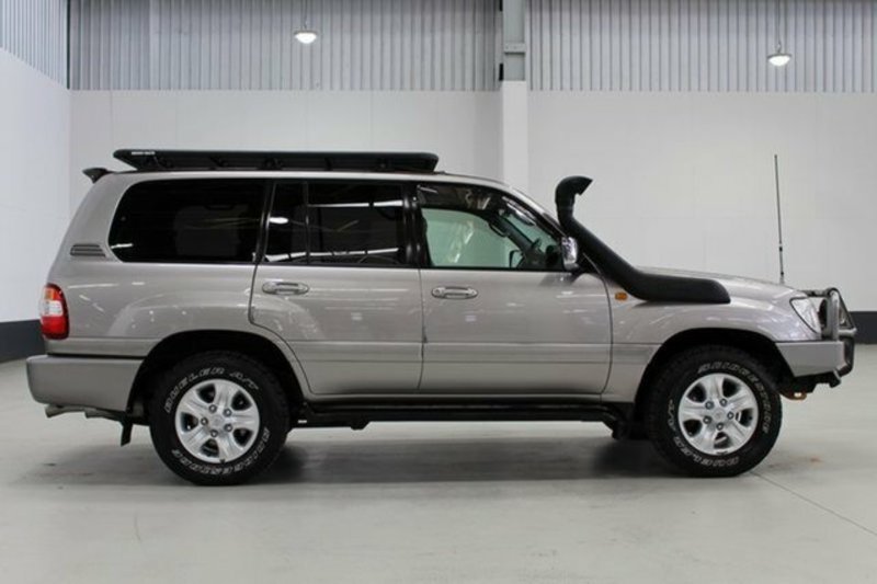 2006 TOYOTA LANDCRUISER SAHARA (4x4) UZJ100R UPGRADE