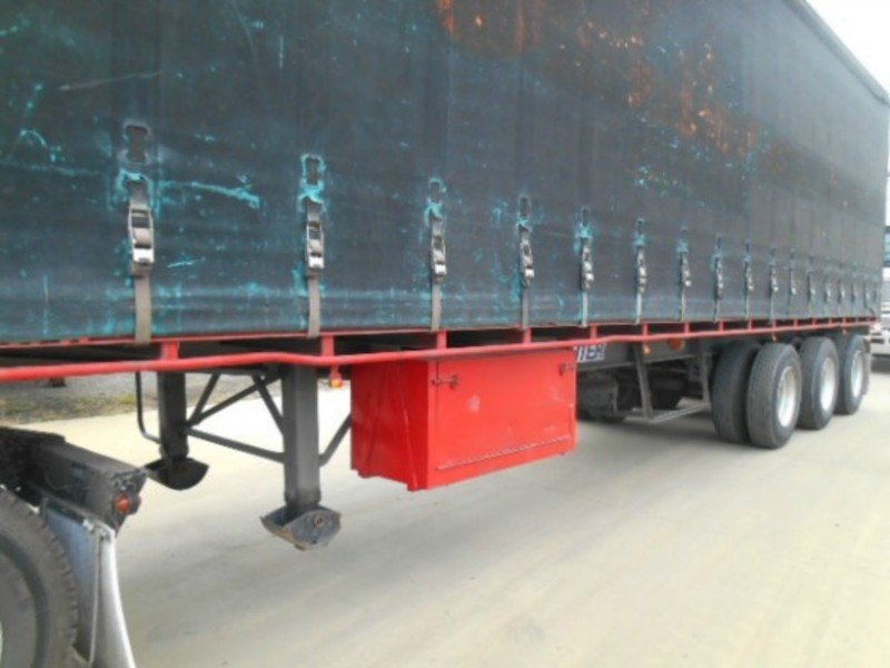 1989 Freighter Curtainsider Semi Trailer
