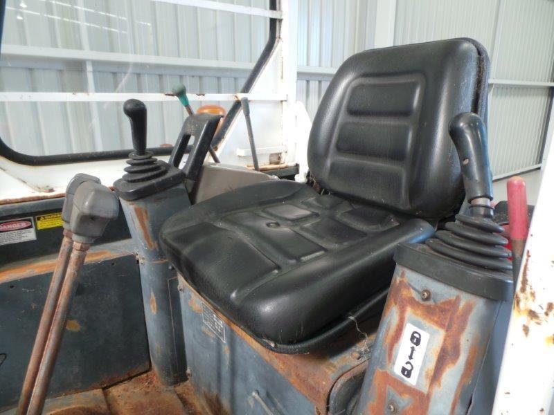 TAKEUCHI TB25FR