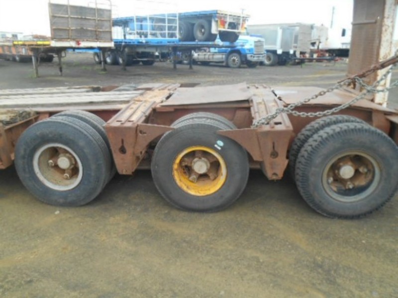 Drake Low LoaderPlatform Semi Trailer