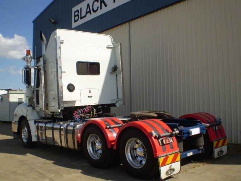 2011 MACK TRIDENT TRIDENT Truck