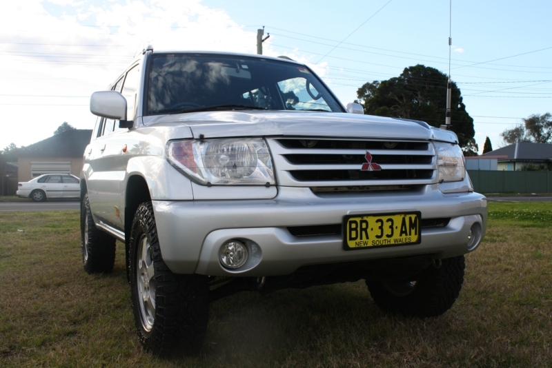 2002 MITSUBISHI PAJERO iO ZR (4x4) QA