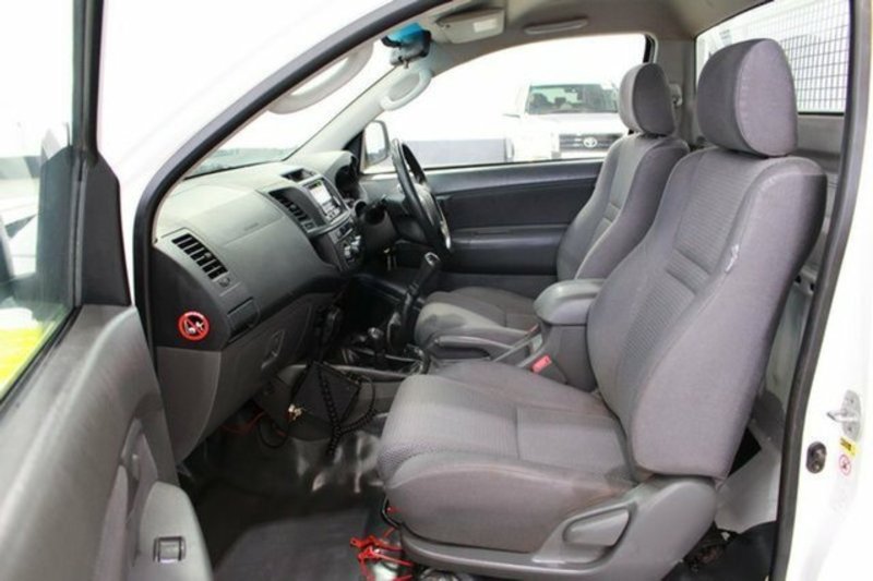 2012 TOYOTA HILUX SR (4x4) KUN26R MY12