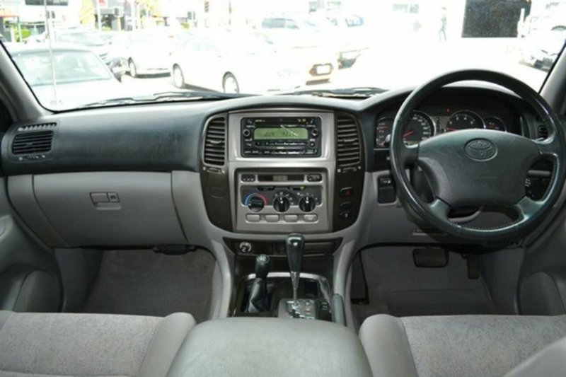 2004 TOYOTA LANDCRUISER GXL (4x4) UZJ100R