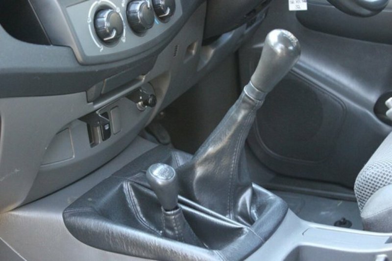 2012 TOYOTA HILUX SR (4x4) KUN26R MY12