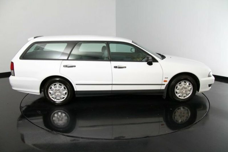 2001 MITSUBISHI MAGNA EXECUTIVE TJ