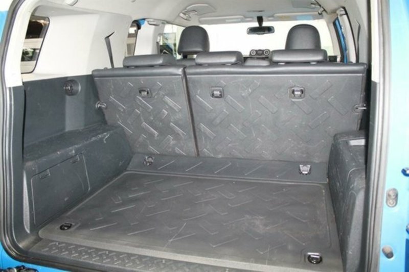 2011 TOYOTA FJ CRUISER GSJ15R