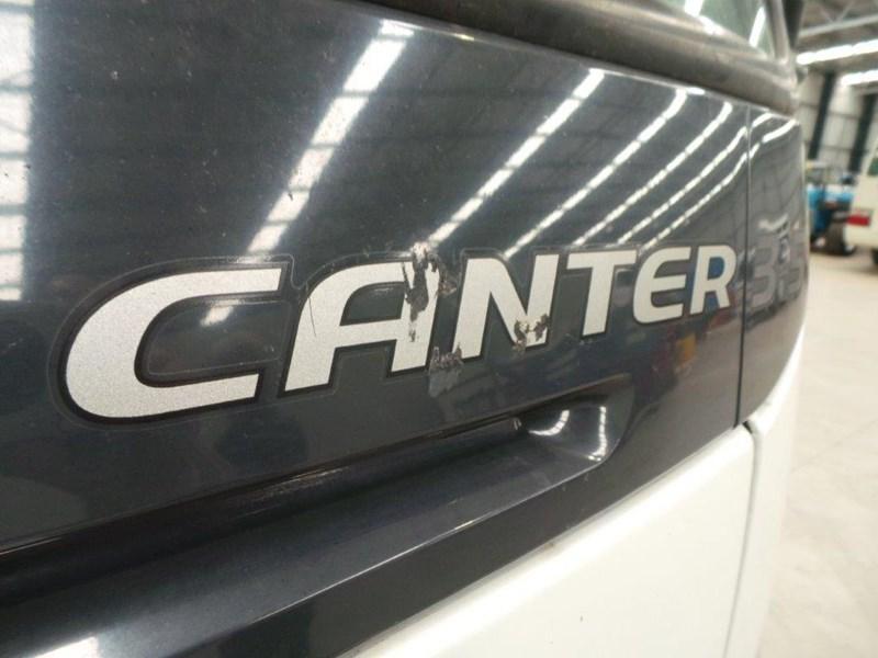 2009 FUSO CANTER