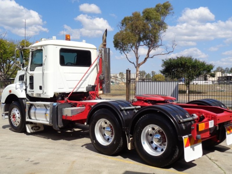 2011 MACK METRO-LINER
