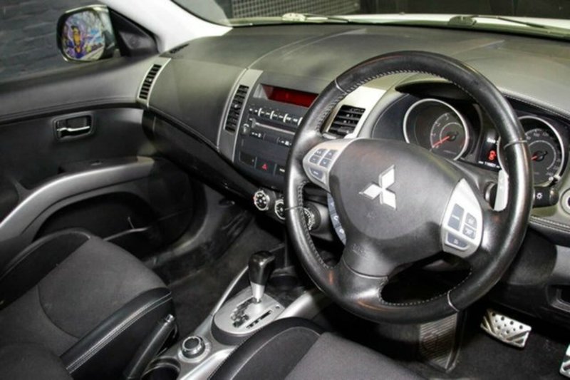 2012 MITSUBISHI OUTLANDER VR ZH MY12