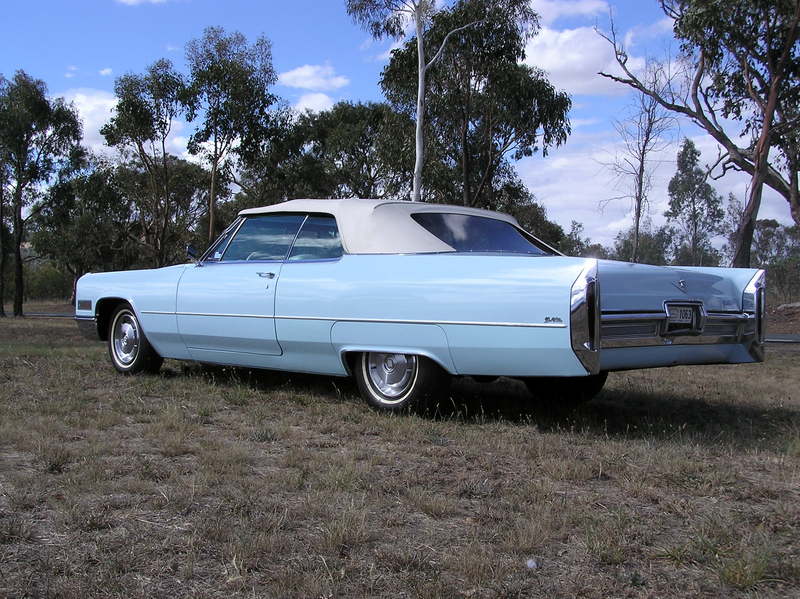 1966 CADILLAC COUPE DE VILLE 683