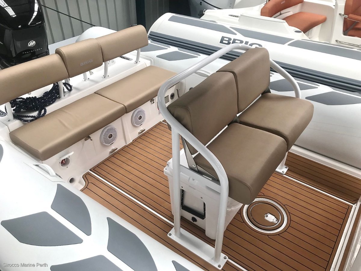 2019 BRIG NAVIGATOR 730 CENTRE