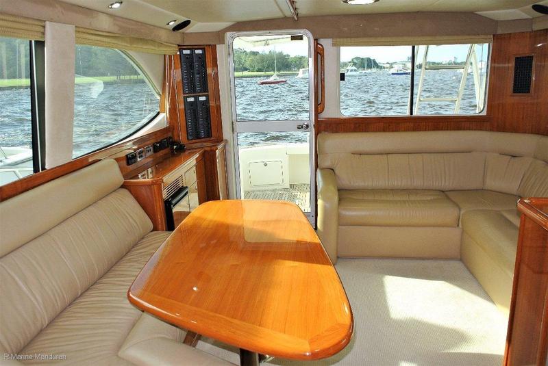 Riviera 42 Flybridge *** OUTSTANDING CONDITION ***$459,000***