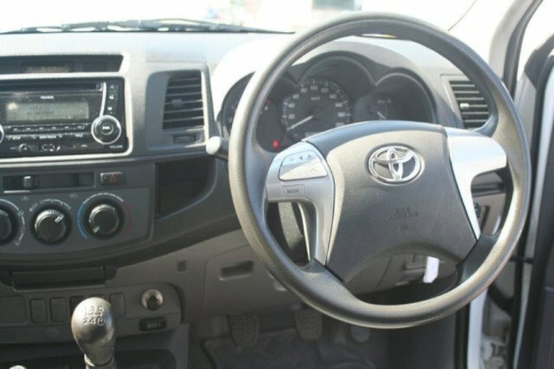 2012 TOYOTA HILUX SR (4x4) KUN26R MY12