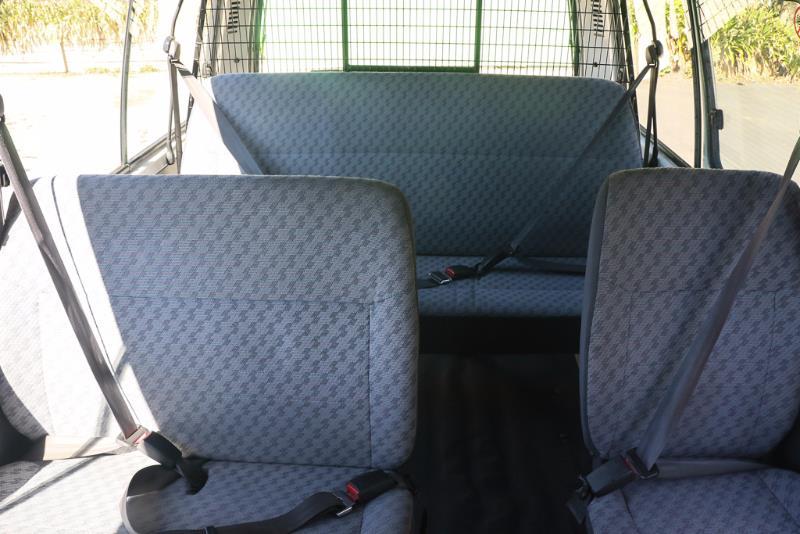 2003 TOYOTA HIACE COMMUTER RZH125R