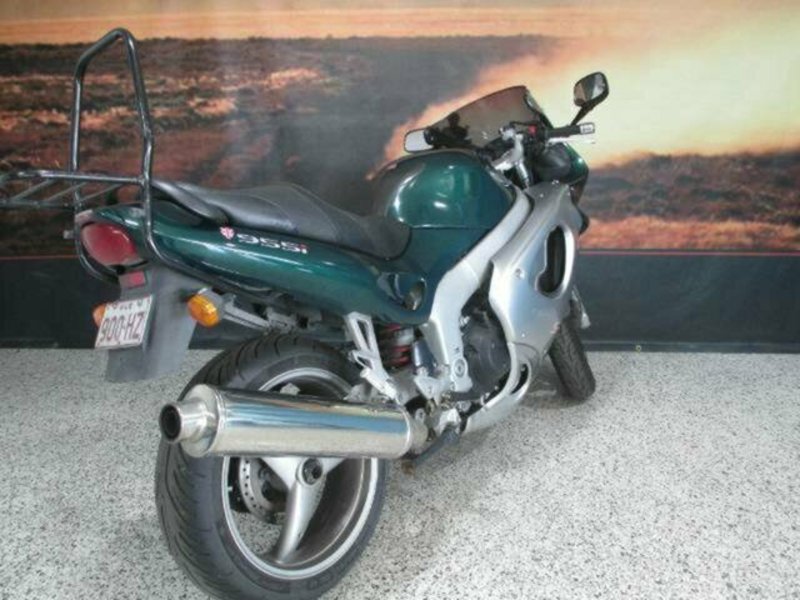 2002 TRIUMPH SPRINT ST (955) Road