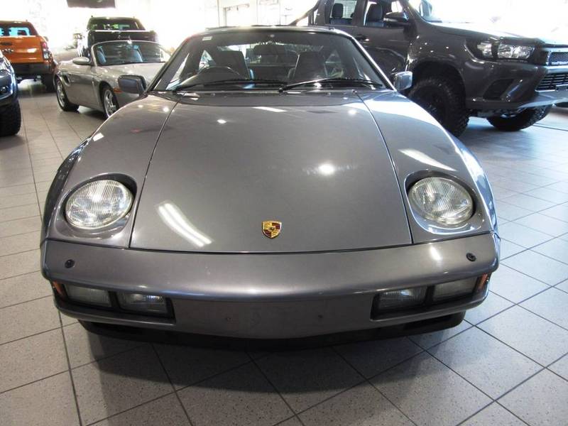 1986 PORSCHE 928 S