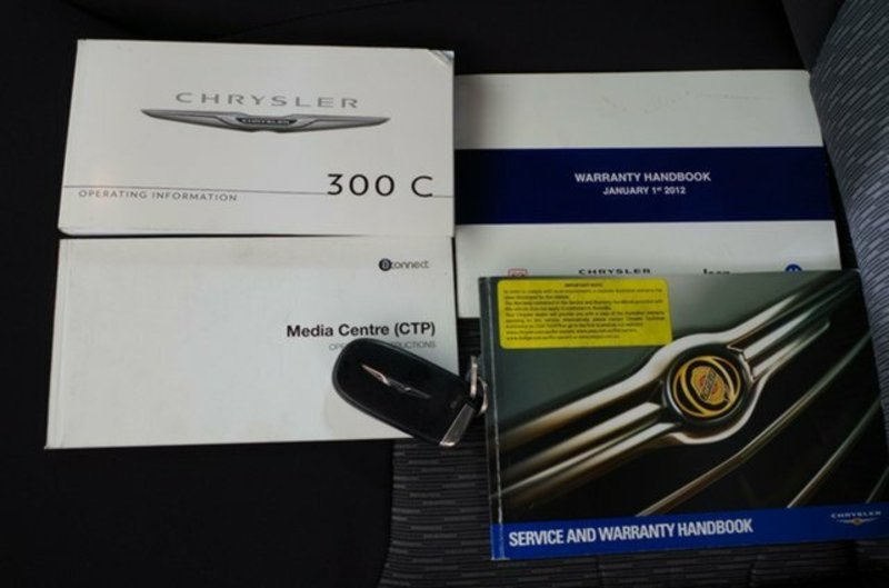 2012 CHRYSLER 300 LIMITED MY12