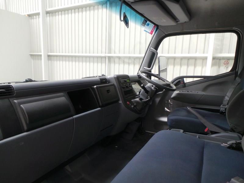 2010 FUSO CANTER PANTECH