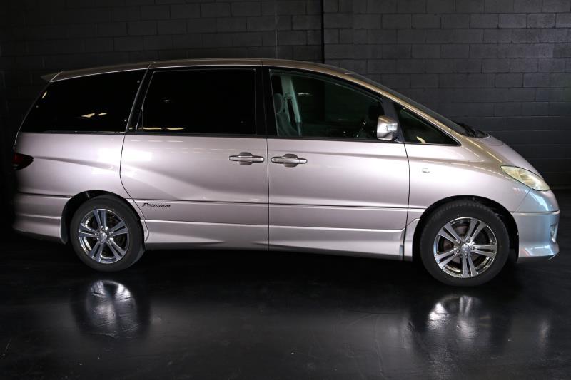 2004 TOYOTA ESTIMA PREMIUM