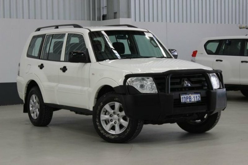 2011 MITSUBISHI PAJERO GLX LWB (4x4) NW MY12