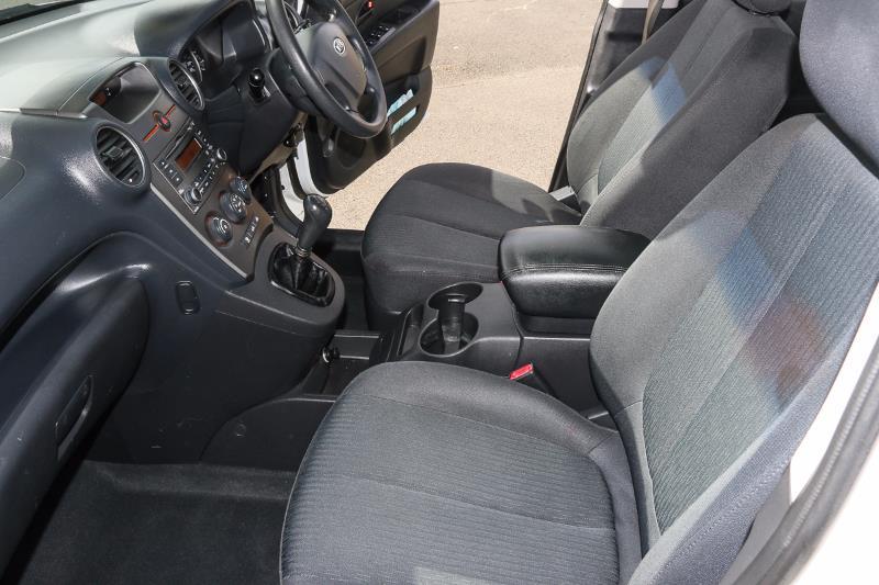 2008 KIA RONDO UN