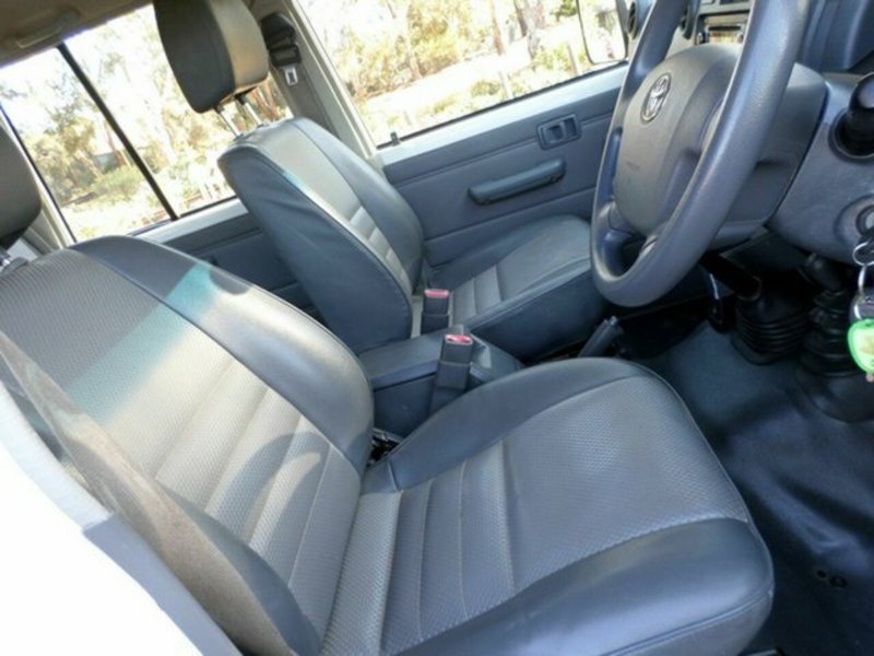 2010 TOYOTA LANDCRUISER Workmate VDJ76R MY10