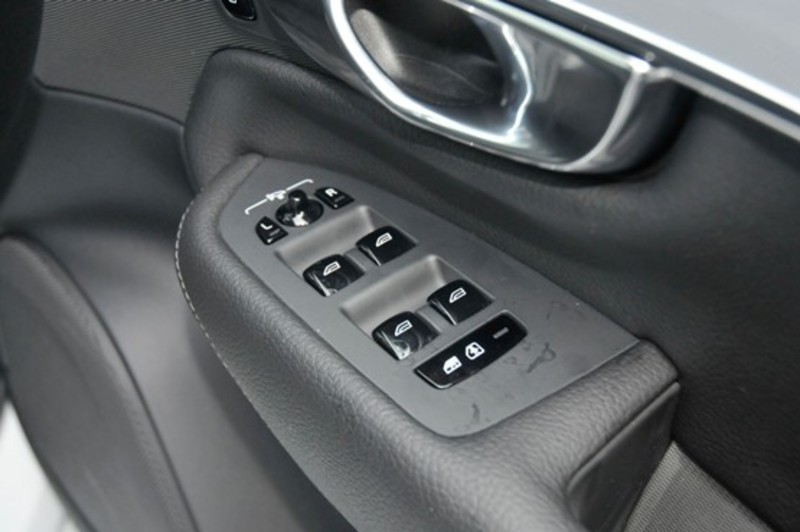 2015 VOLVO XC90 D5 MOMENTUM L Series