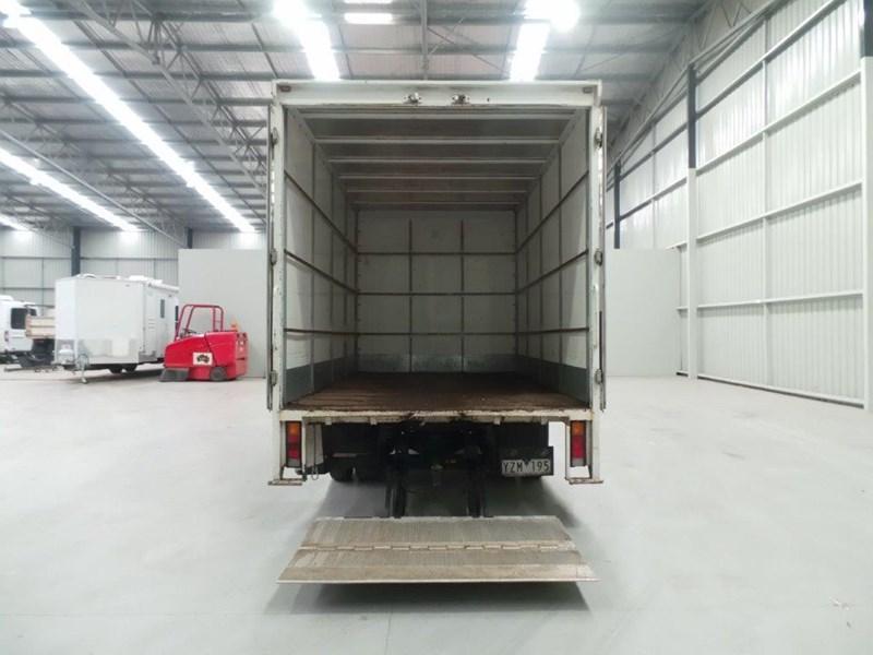 2012 FUSO CANTER 515