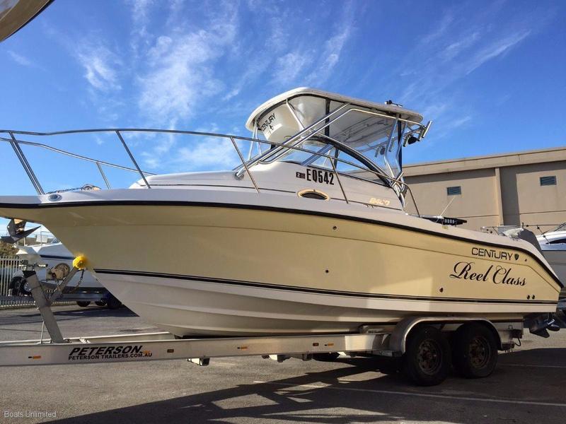 Century 2400 WALK AROUND BIG VOLUME BOAT GREAT FISHING N FAMILY